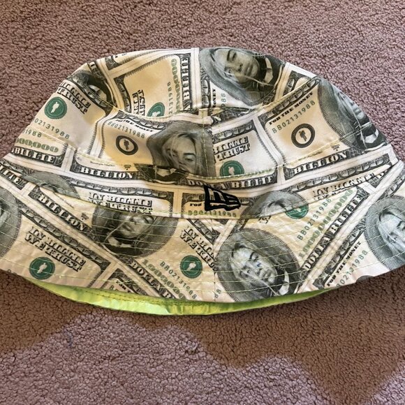 Blohsh Billie Eilish Reversible Bucket Hat - Picture 2 of 9